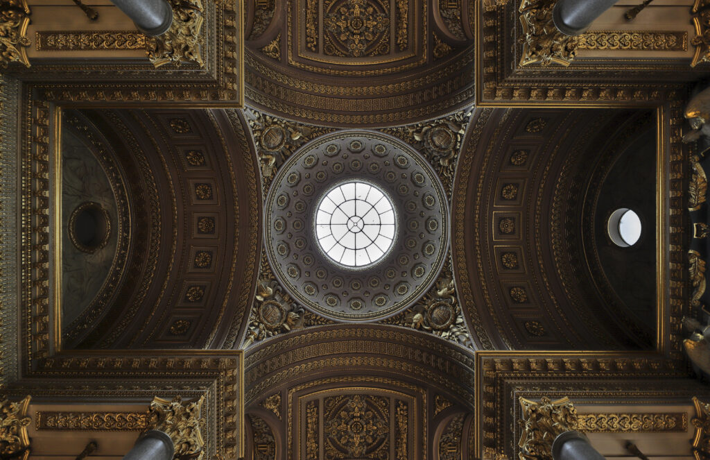 Le plafond de la galerie des batailles du château de Versailles.