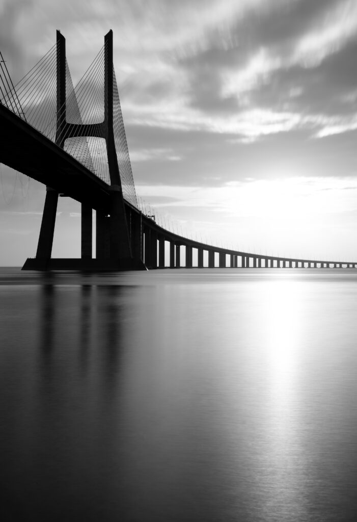 Un nouveau jour pour Lisbonne (Le pont Vasco de Gama).