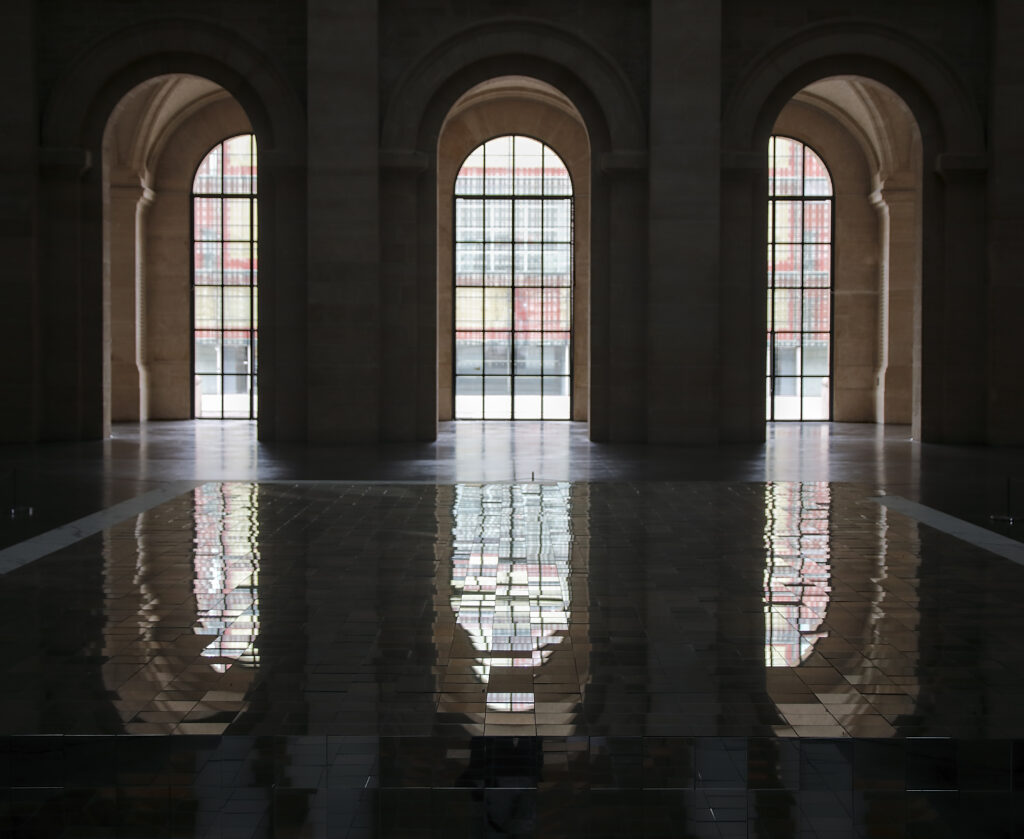 Installation de Mathias Kiss (2019).